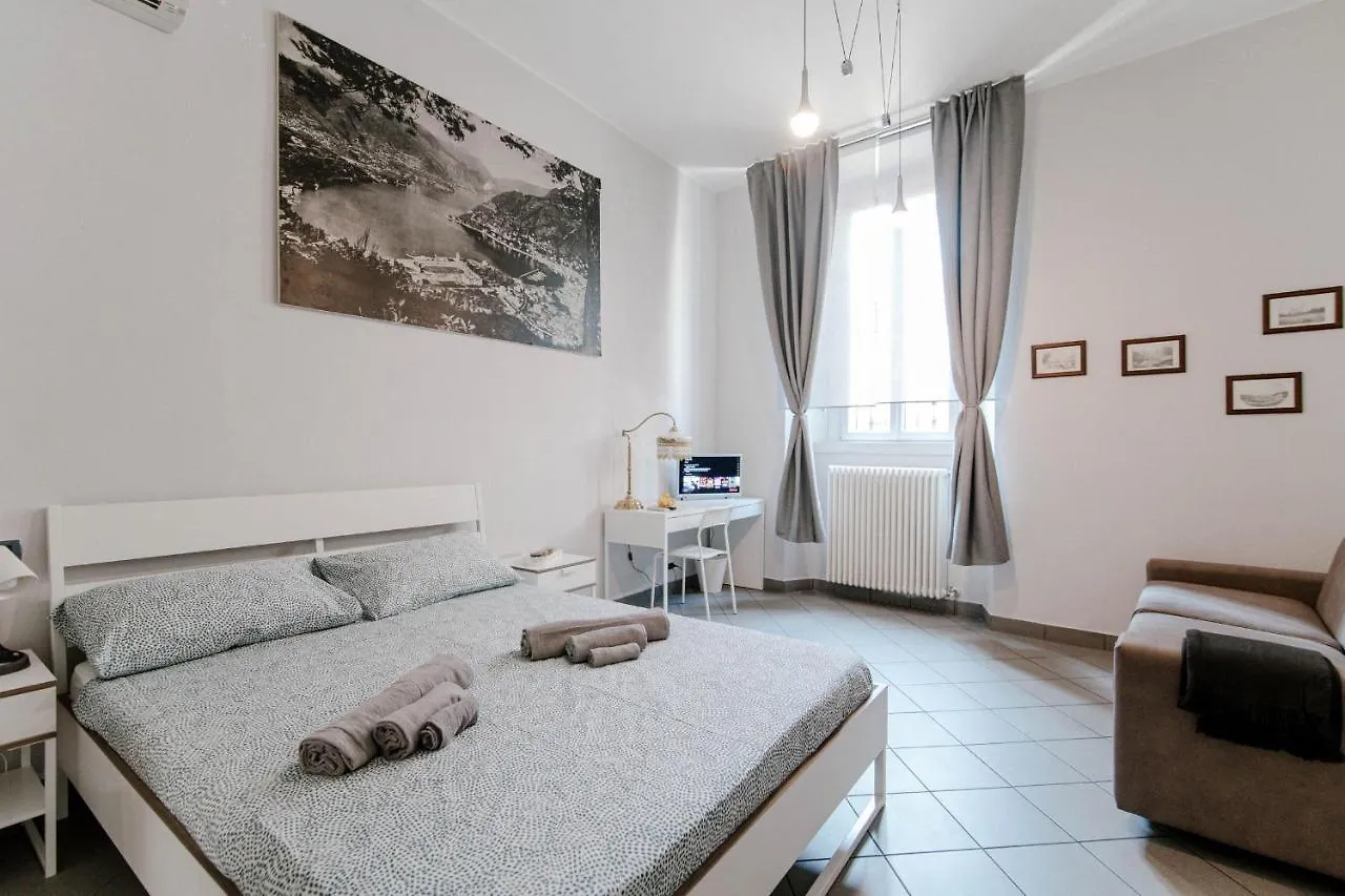 Downtown Rooms Como Italië